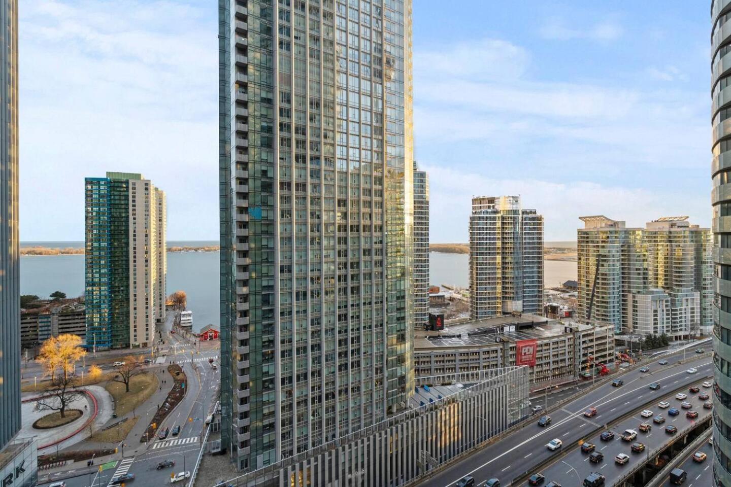 Home Away From Home Toronto Esterno foto